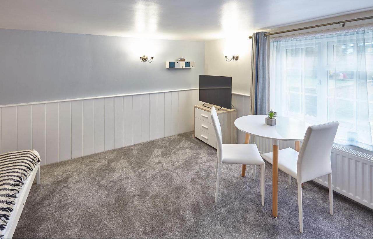 Host & Stay - Princess Place Studio Whitby Eksteriør bilde