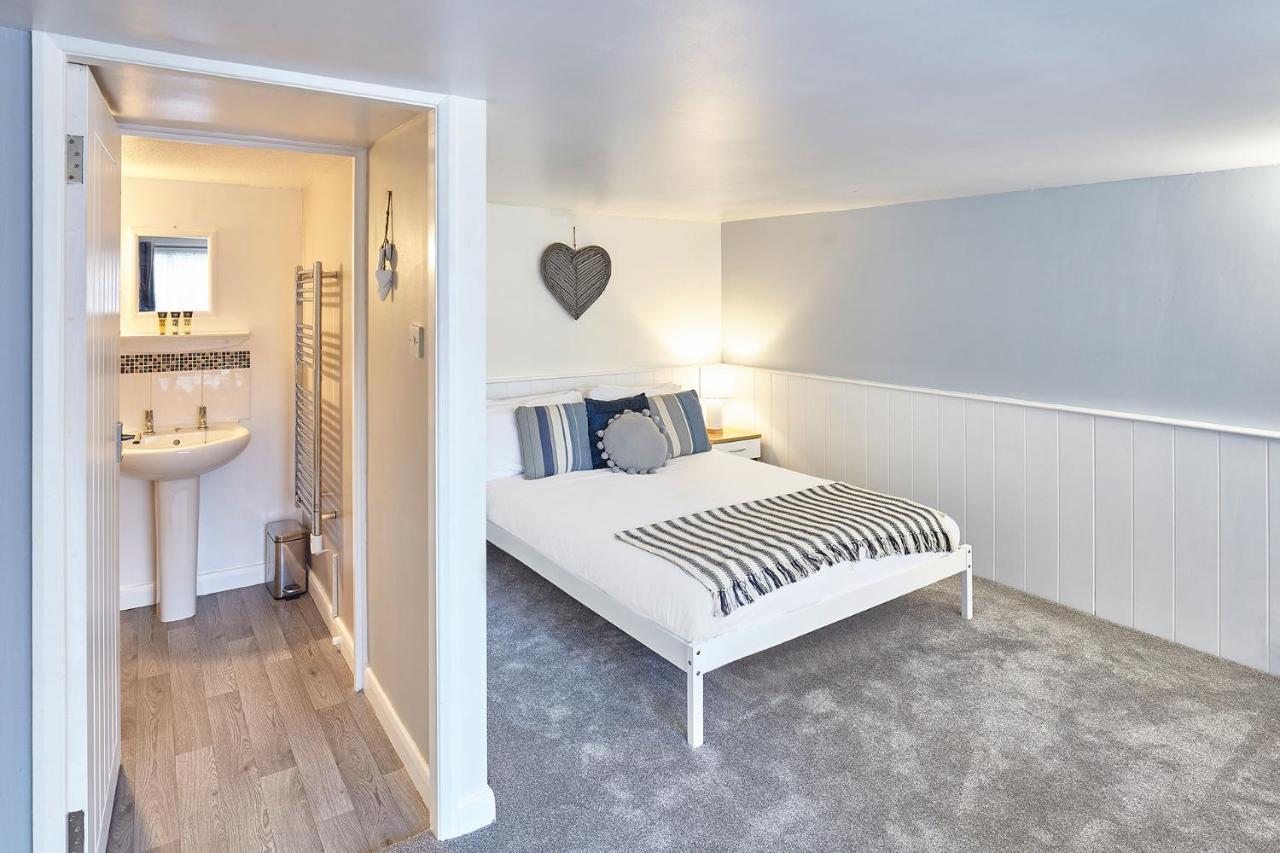 Host & Stay - Princess Place Studio Whitby Eksteriør bilde