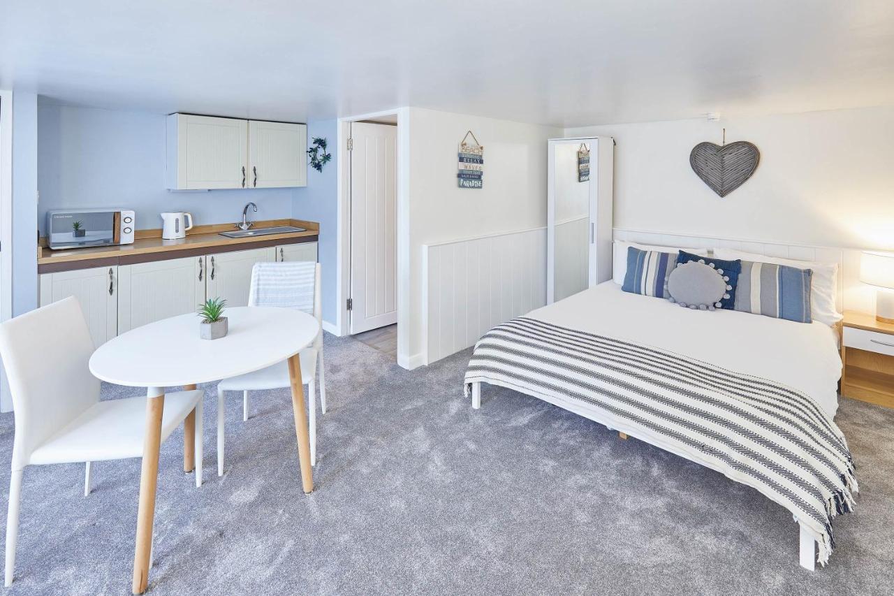 Host & Stay - Princess Place Studio Whitby Eksteriør bilde